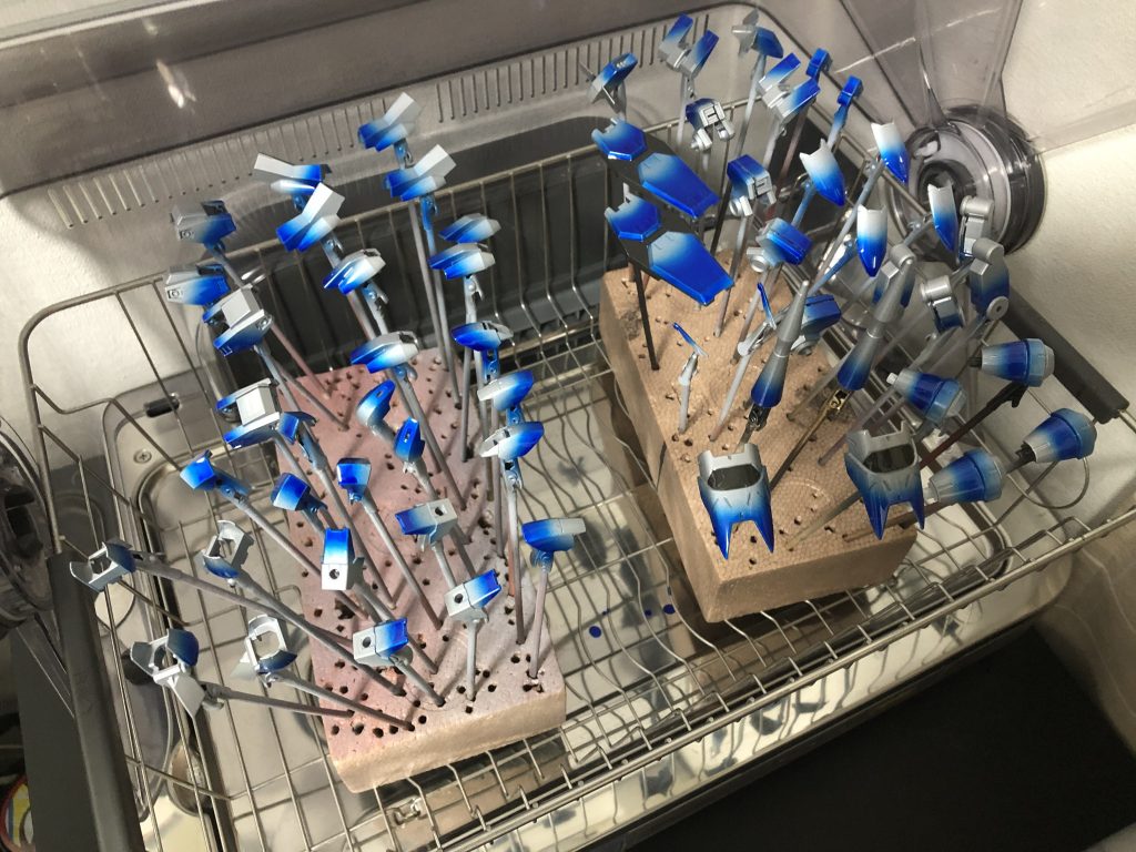 外装パーツは、使うかどうか解らんパーツも塗装しました