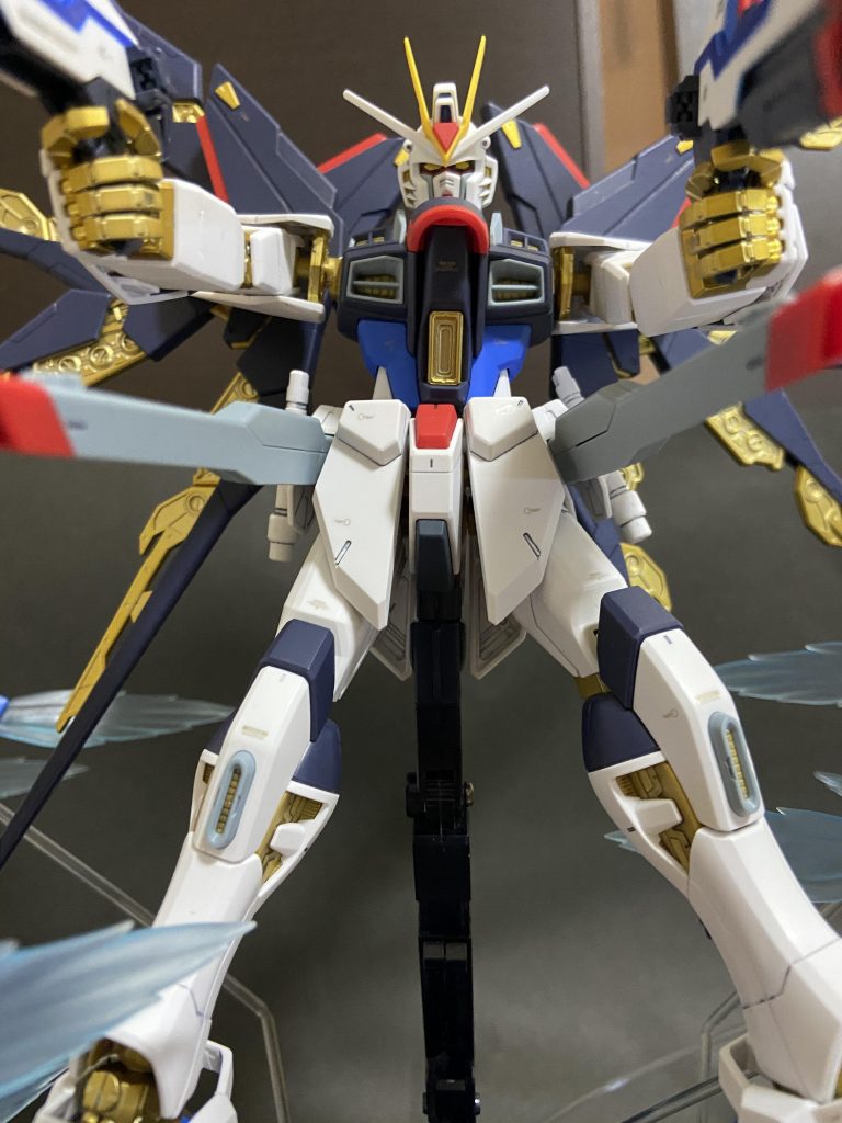 各部分の金パーツ部分はトップコート艶消しを吹いても金塗装剥がれることはありませんでした