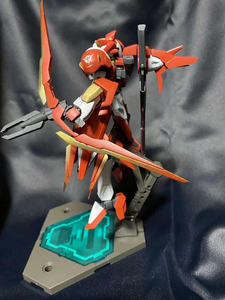 わかりにくいですが、一応ツインドライブは外せないと思い、ダブルオースカイのドライブが剣のマウントも兼ねていて非常にかっこよかったので使用。