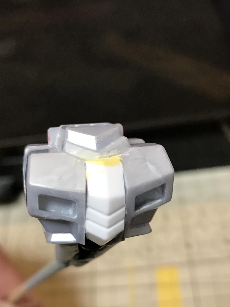 胸はキングガンダムⅡ世から移植