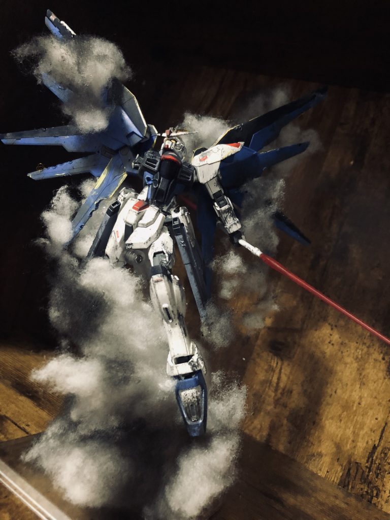 煙の中から出てくるのはオリジナルの設定だが、演出的には良くできたと思う。