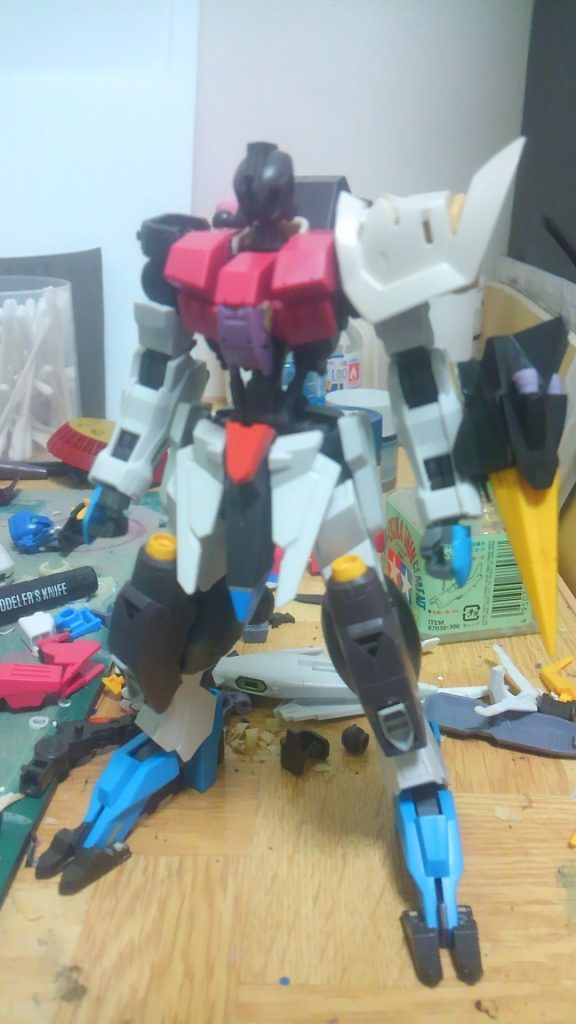 ほぼフラウロスの面影がない時の工程
この時頭のデザインに悩みかなり時間がかかりました、それ以外は形が出来ておりこの路線で行く事にしました。