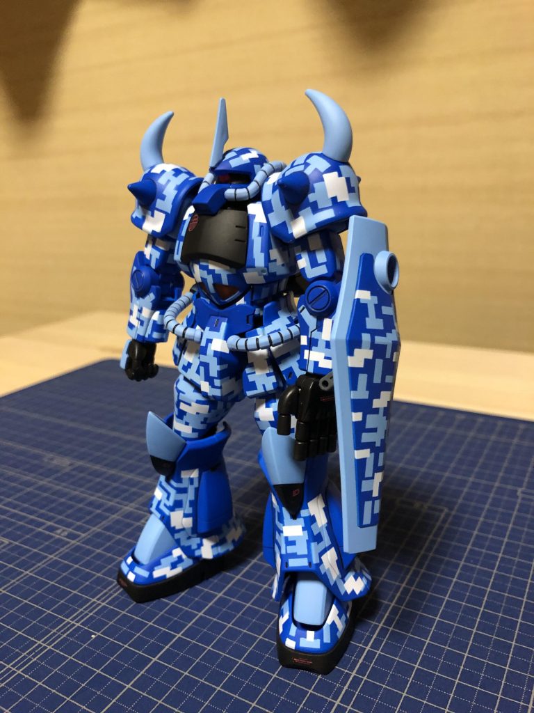 黒色部分のみデカールを貼りました。