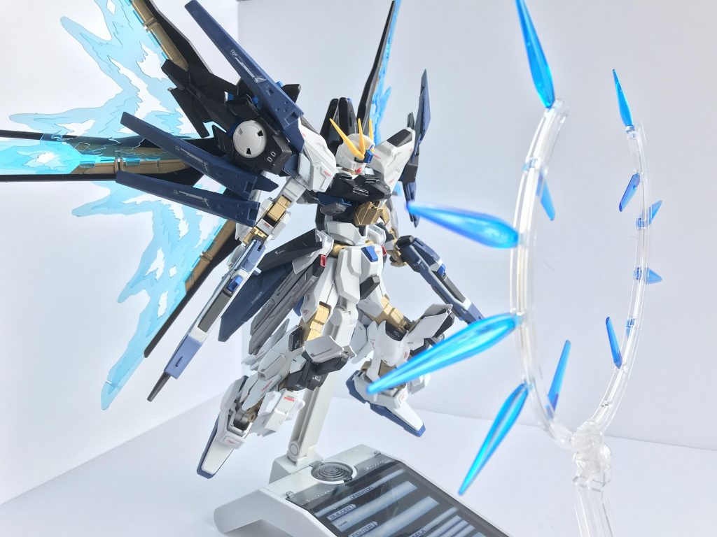 本機最大の特徴が、5つのディスチャージシステム
写真は原作にもあるスピードモード