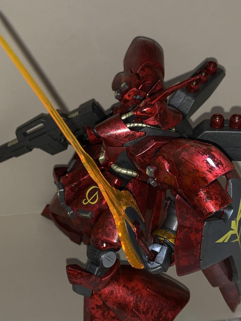 クリアーパーツは

クリアーオレンジ
で色変えて

モノアイは
クリアのレンズパーツにクリアーブルーで！

ブルーアイズにしてます