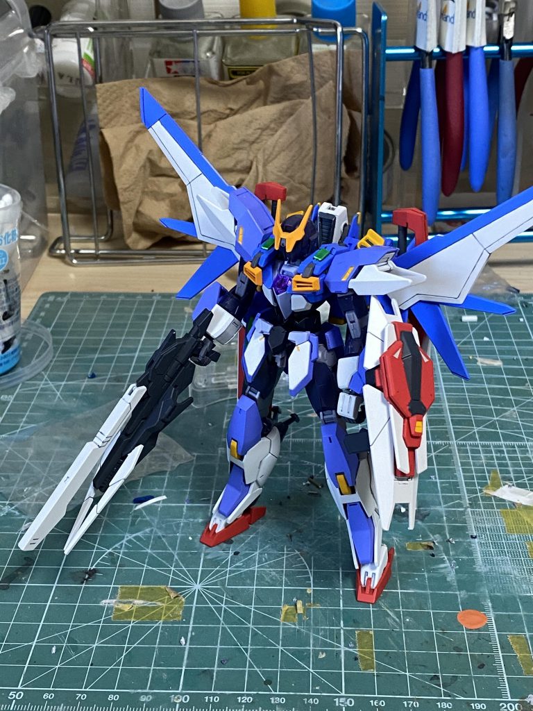オマケ。以前作ったビルドアースリィをアルスコアガンダムに着せてみました。似合わねえな…