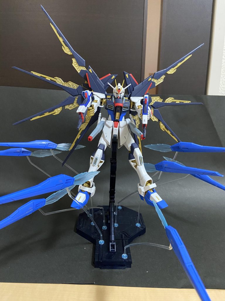 MG全展開はかなりのボリュームになり現存の撮影スペースではオーバーサイズ
飾る場所も全展開はかなりの場所を使います