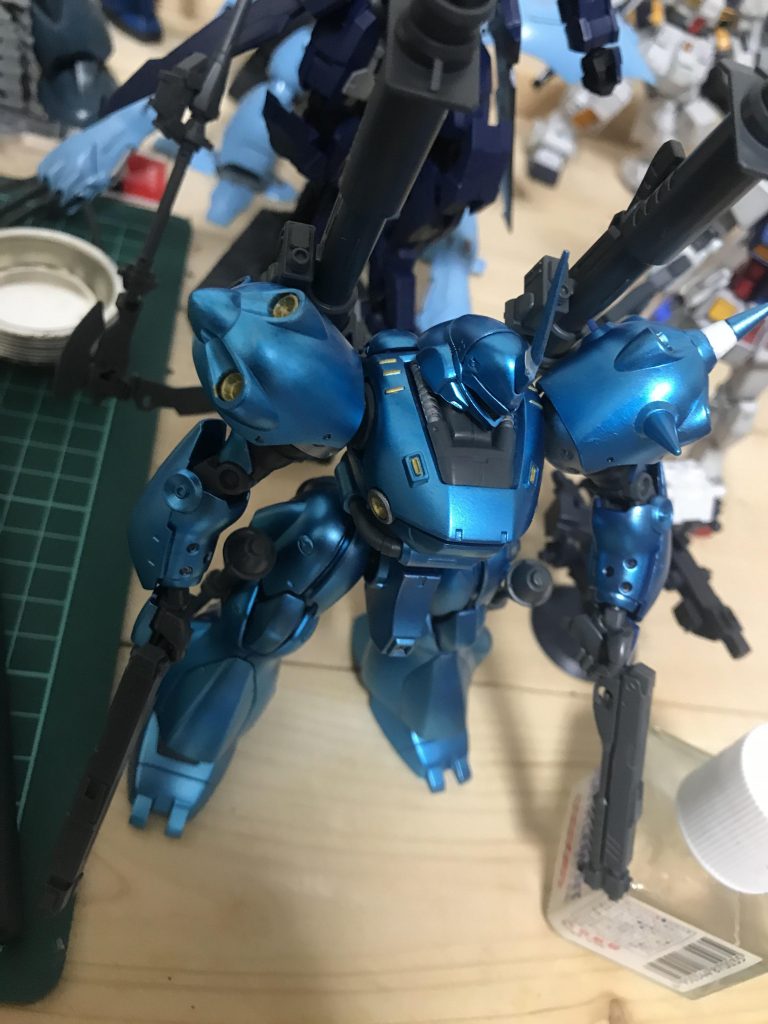 ガチャガチャしておりますが
所々金やシルバーを