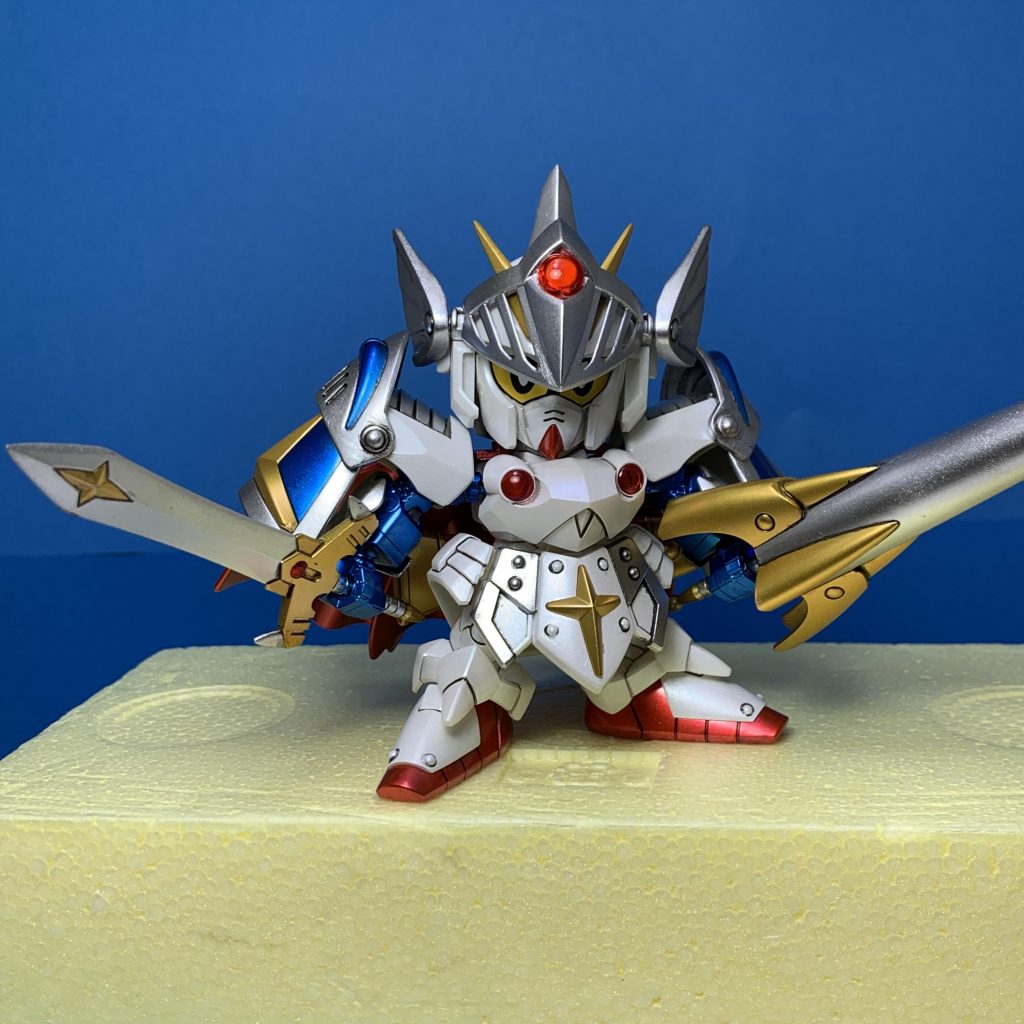 カードダスと同じ様なポーズで1枚。
電磁スピアが長すぎて入りきりませんでした。