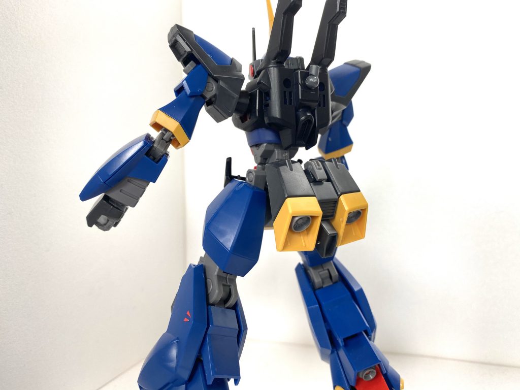 バックショット
元のバックパックを尻に移動させて推進力維持