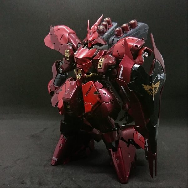 初心者ですがRGサザビーのメタリック塗装に挑戦しました(^ ^);