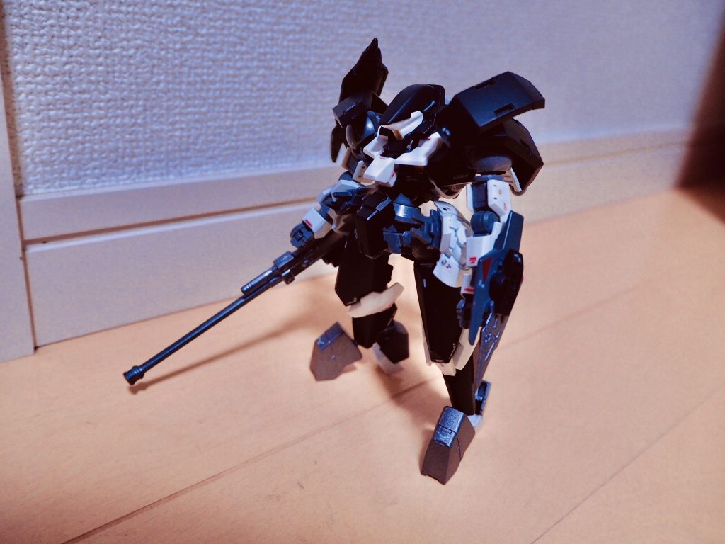 特に肩周りを重装化して、シルエットを変えました。