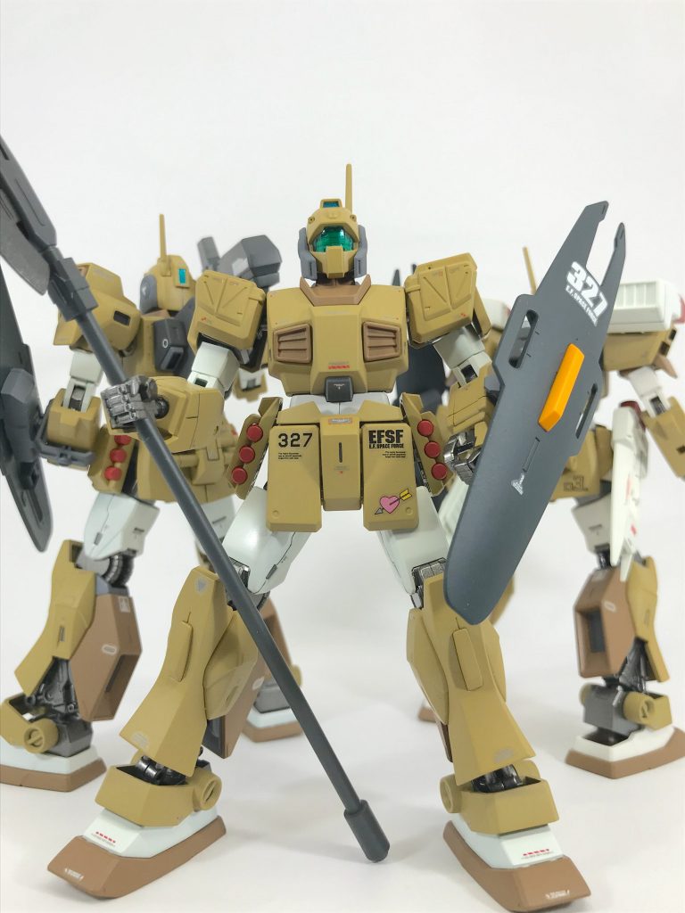 1号機(機体No.327)の紹介ご覧の通りストライカー仕様。最早 定番ですが肩をジムストから流用。画面から欠けちゃいましたが白兵戦用に自作したビームハルバードとサイドアーマーはジェスタのハンドグレネードを装備しました。