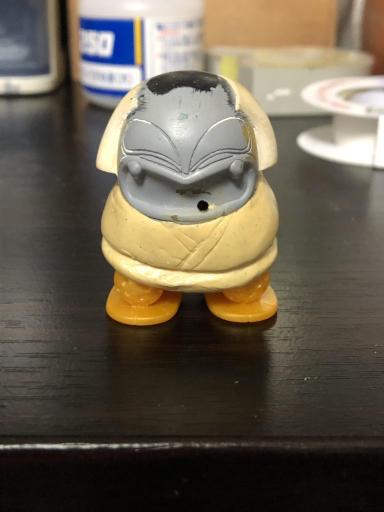 次は胴体。太めに盛って削りました。