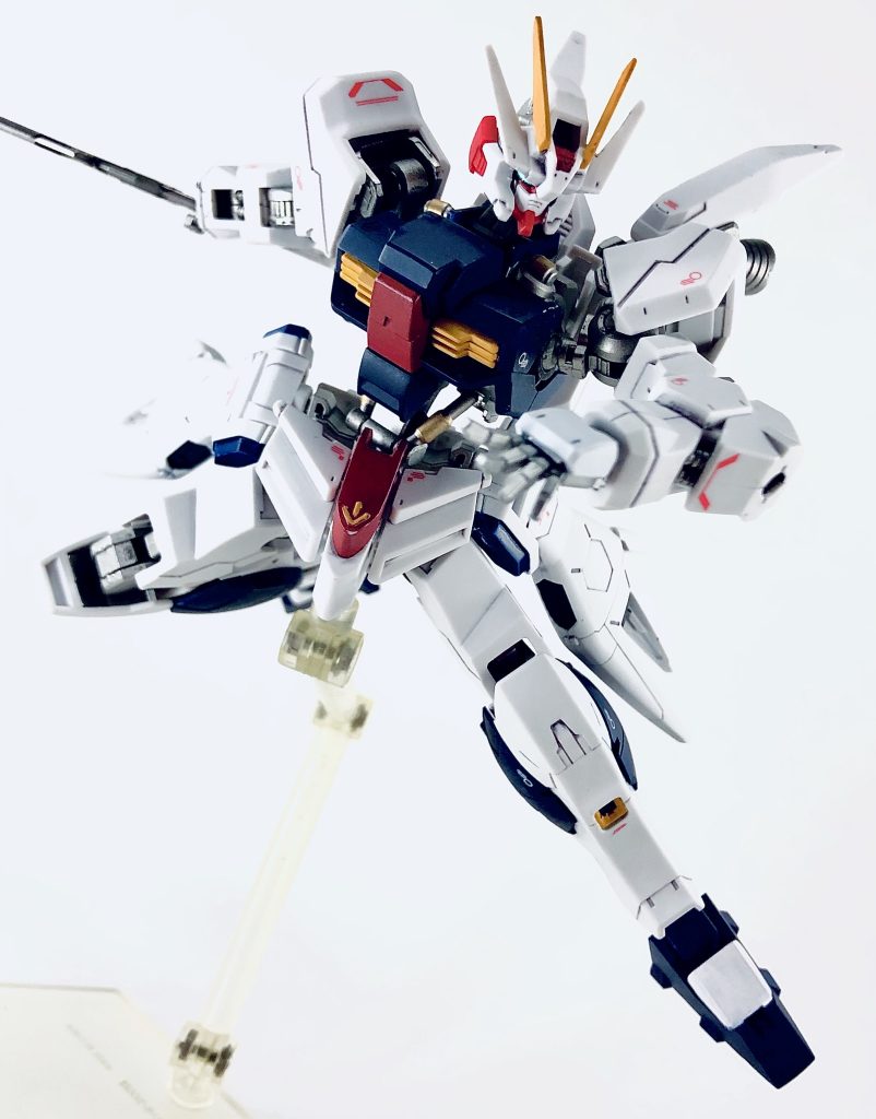 刀
オルフェンズといえば実体剣。だけどデモリッションナイフそのままは面白くない…ということで、マルコシアス付属の物を拝借しました。