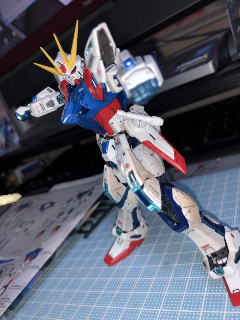 足にはタミヤウェザリングマスターFで土っぽさを出そうとしています