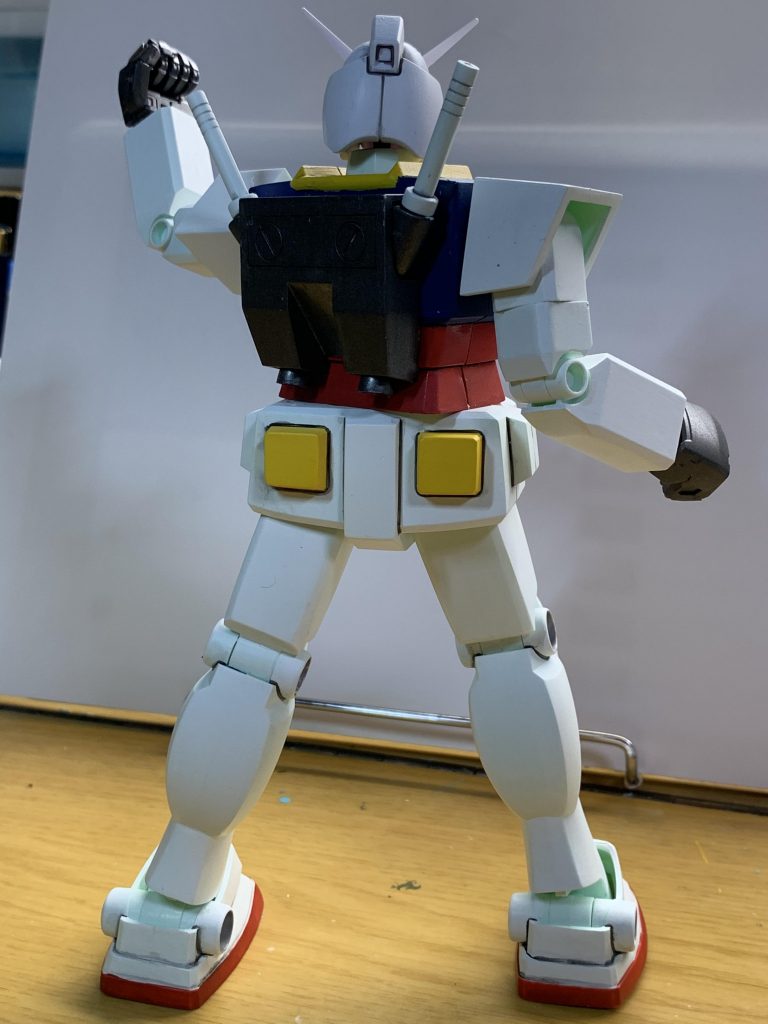 最近のキット、とまでは言いませんけれども足首二の腕腰首肩股間とヒッジョーーーーーに可動部がおおくよく動く。