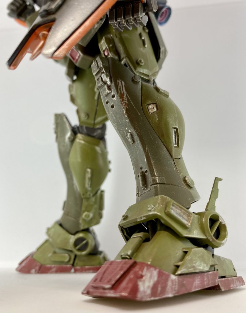 ドライブラシで傷、エグレ感を出そうとしてます