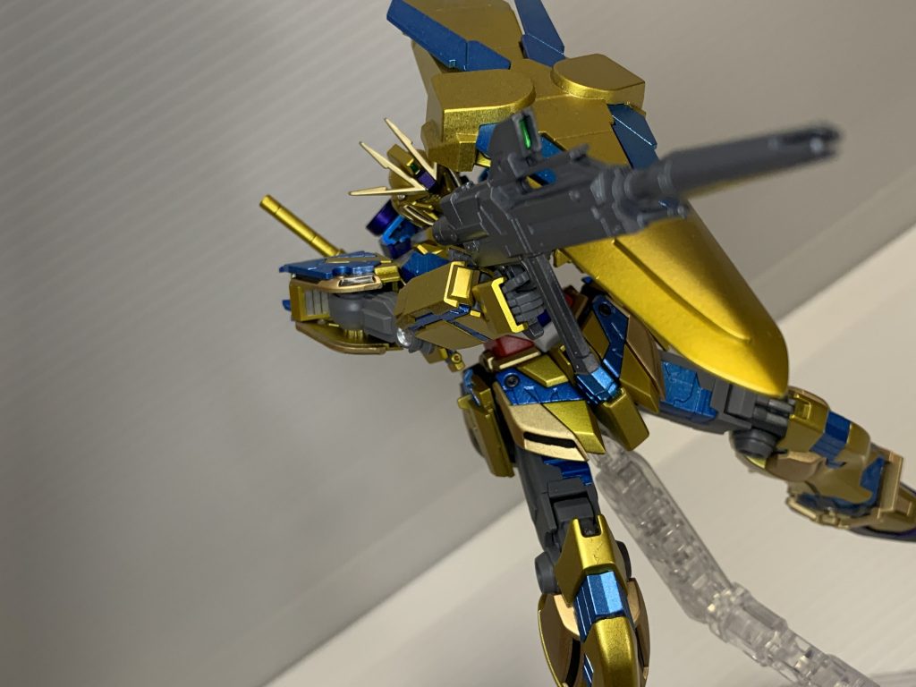 ライフル

銃口のディテールで割断してあります。