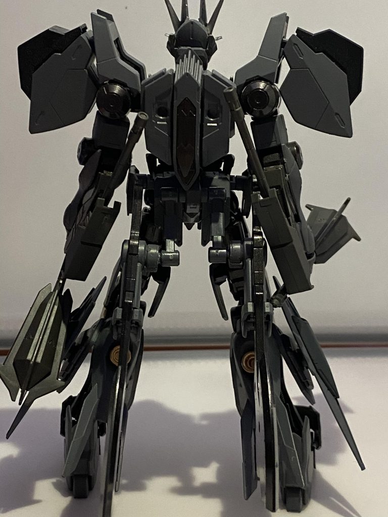 後ろから。バックパックを分解して下から大型アックスを取れる様に。個人的に結構気に入っています。