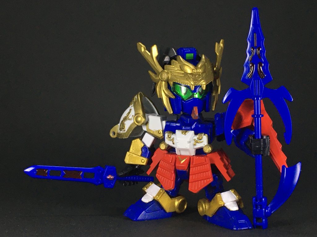 その正体はなんやかんやあってアークへと転移してしまった馬超ブルーディスティニーである。これはほんの少しの記憶と一部の武具を取り戻した姿。