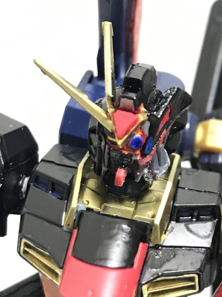 両面違う顔を目指した頭部です。もう少し生物的なデザインを目指しましたが、これでも満足です