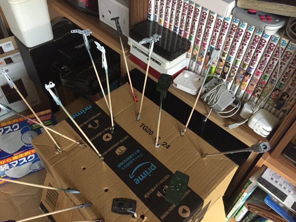 塗り分けが多過ぎて、マスキングテープかなり使いました、、、