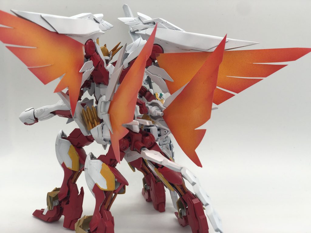 背面
尾の部位はフェネクスのパーツを使用!!