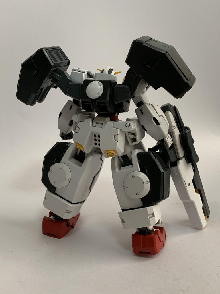 着脱ギミックを組み込めなかった箇所はトサカ、アンテナ、腹部です。