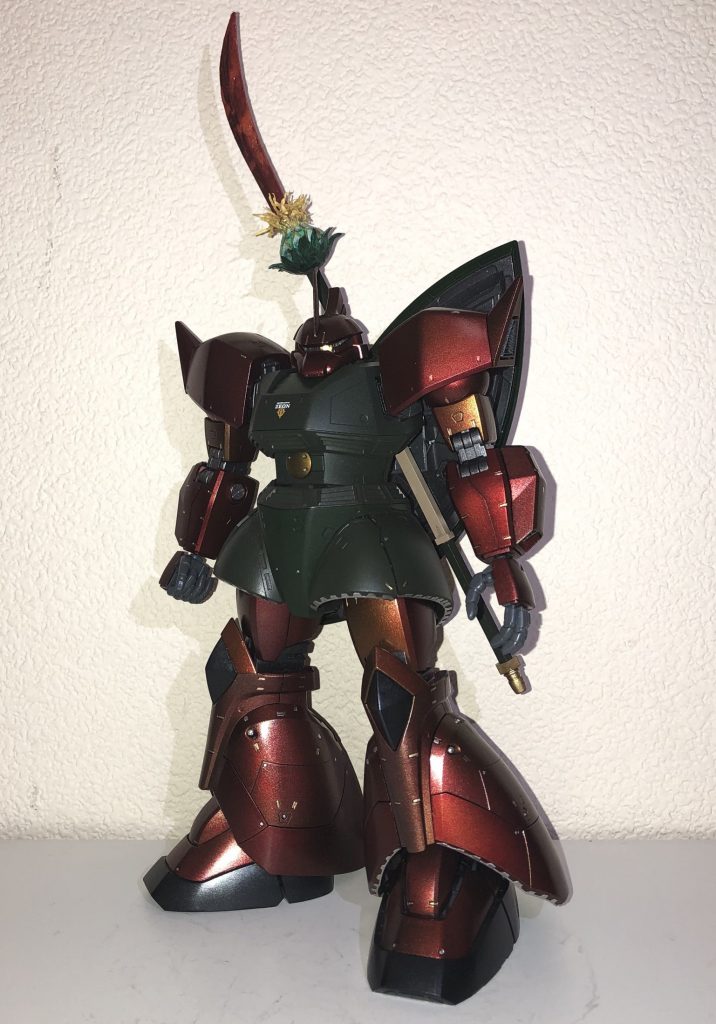 ベニバナナギナタ、シールドは背中にマウントできます。