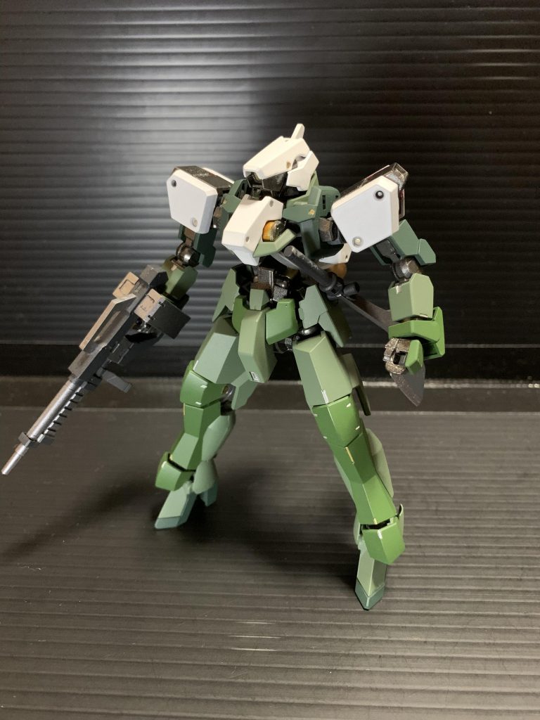 グレイズ改–2枚目/制作者：√銀龍 ﾁｰﾑGBH