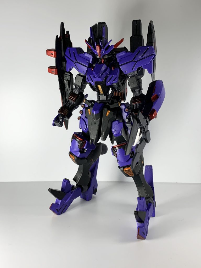 厄祭戦時、72機製造されたガンダムフレー
ムの一機
エリオン家の初代当主が搭乗していた機体である