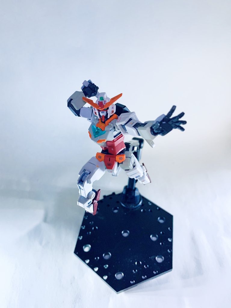 手はディナイアルガンダムのものを使っています。
手首が可動するのが良い感じです♪