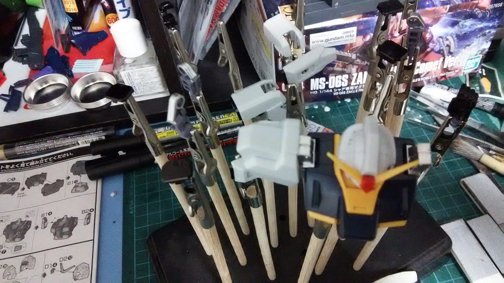 腕関節はブラックとシルバーで塗装。