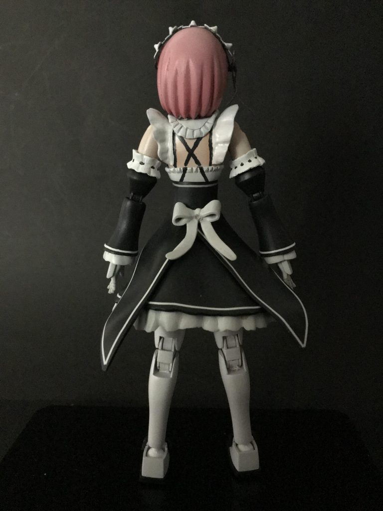 腰のリボンはエポパテでの造形です。