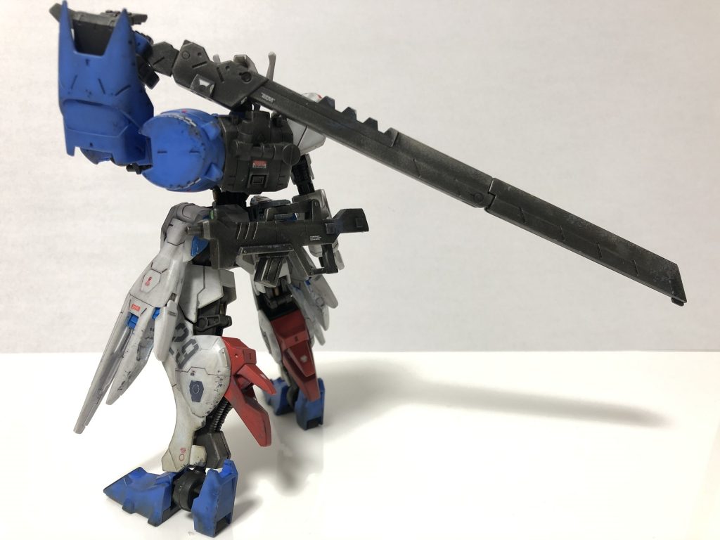 腰にライフルを懸架できます