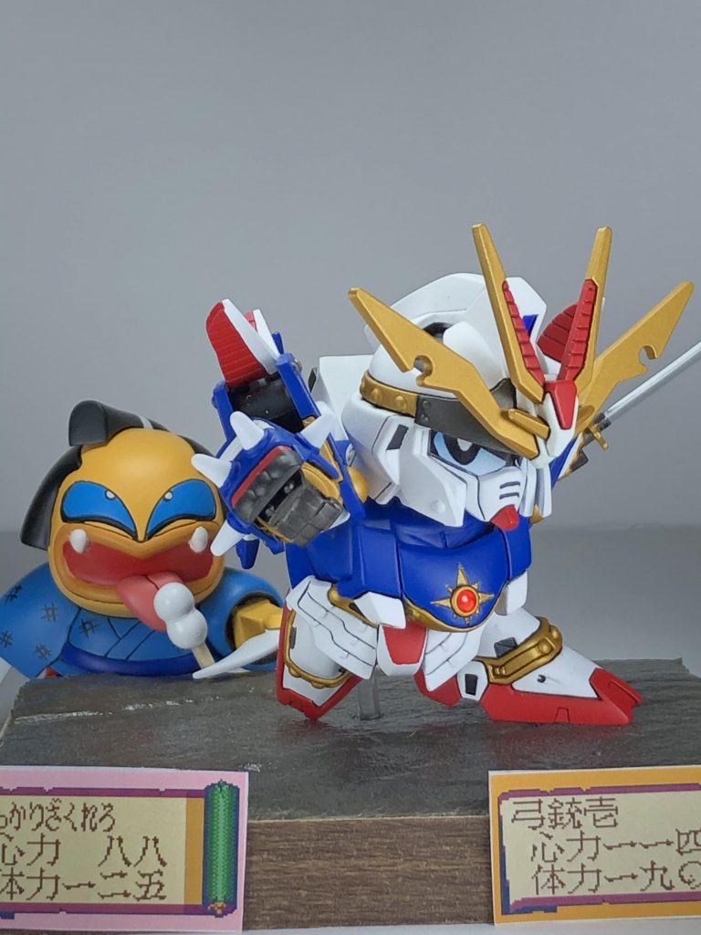 戦闘ポーズじゃないので他と絡めづらい…