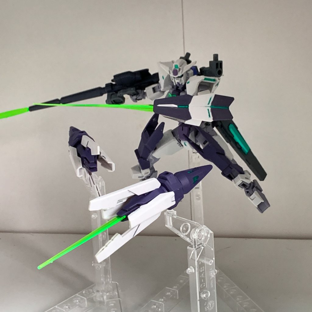 上部GNキャノンはラファエルガンダムのようにビット操作可能
ロングライフルはビームサーベルモード搭載