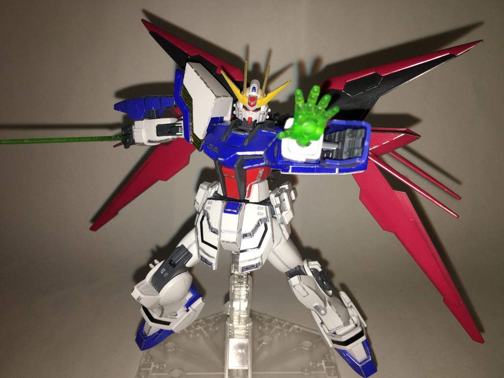 溶断破砕マニピュレーター。通称、シャイニングフィンガー。手を液体金属で覆うことにより、その手で触れた相手を粉砕する。また、冷却機構を展開することで、より威力の高い技であるシャイニングストームフィンガーや、シャイニングフィンガーソードを繰り出すこともできるようになる。