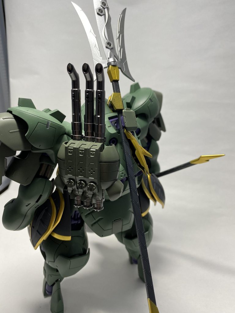 背中です。パイプみたいなのがかっこいいので付けました。