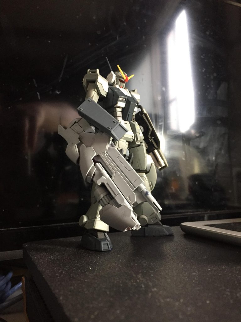 ミキシングで作ったフレームランチャーっぽい装備です。サフ段階ですが、、、