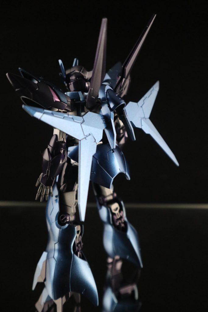 アルスアースリィ。
足を収納したり腕は最初からそのままだったりするとこがドッキングの違い。
肩アーマーに合わせ目できるので消しときました。その他最低限の処理だけしてます。