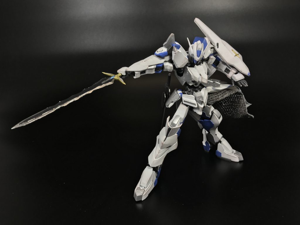 ## [聖剣ヴェリテ・ジュワユーズ]
クロヴィスがカナドの地で発見した聖剣。

長らくカナドの地に眠っていたが、2代目の担い手として彼を選んでおり強い力を秘めている。