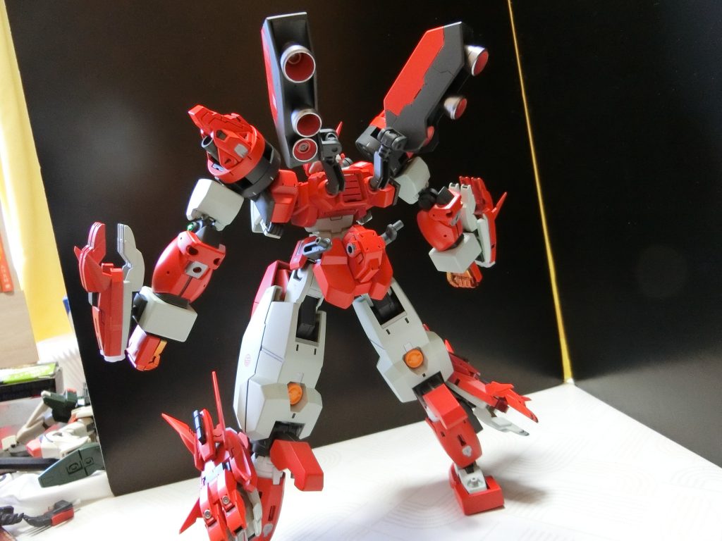 ブースターはプラ板でスクラッチしましま