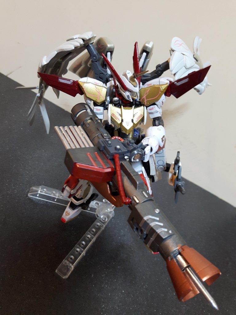 専用武装その2。携帯用自動装填式ダインスレイヴ。空高くからモビルアーマーを狙い撃ち