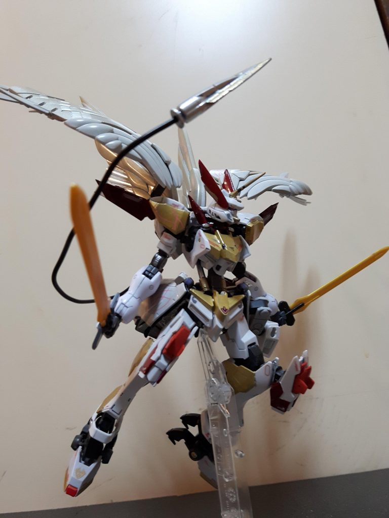 頭部テールブレード。