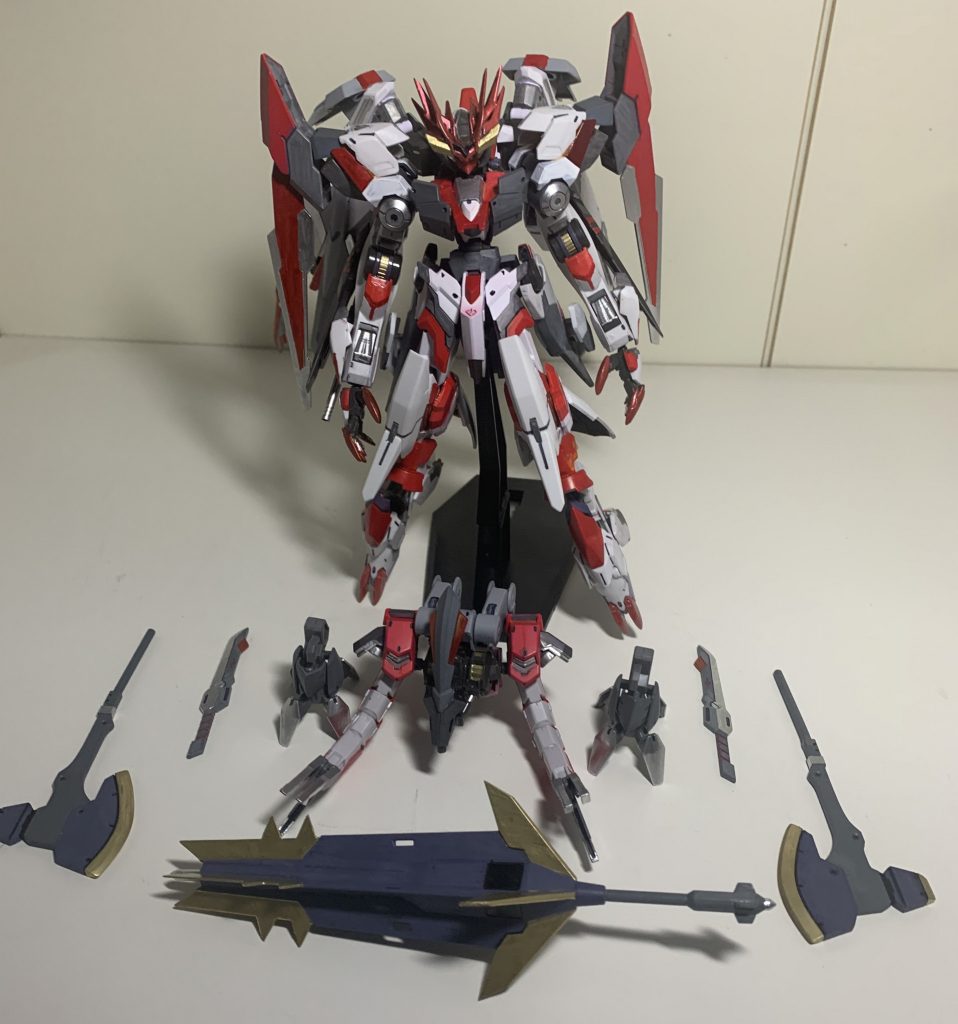 ## 全武装
超大型メイス
大型アックス×2
短剣×2
連装砲×2
　 基本的には超大型メイスを装備しますが、バエルやアスタロトオリジンのように、剣で連撃できるような機体には大型アックスで戦闘します。またこの二つの武器の一部分には、希少金属が使われているという設定です。

　 短剣はマルコシアスの羽を丸々持ってきているので、羽のサブアームで使用。

　連装砲はこの機体唯一の遠距離装備。連射は不可能ですが、一撃一撃はモビルスーツの装甲を貫く威力があります。

他の装備は後ほど紹介します。