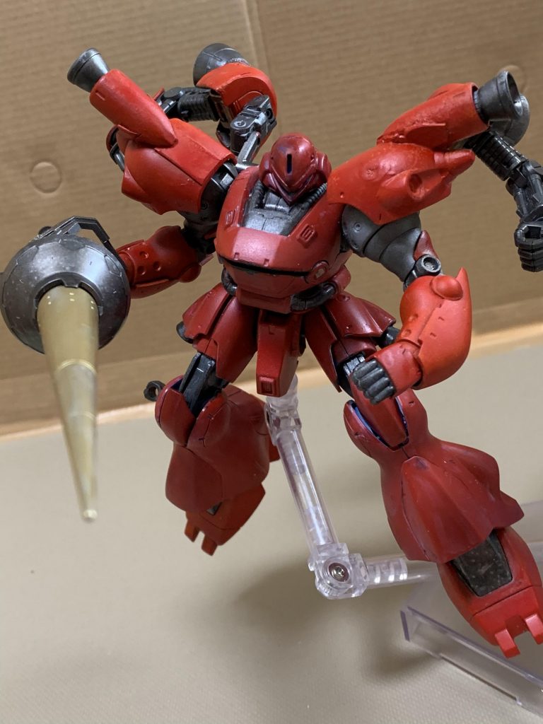 背後のパーツは、ヤクトドーガの腕をそのまま使っています。ファンネルラックは取り外し、ガーベラテトラの肩のブースターをつけました。