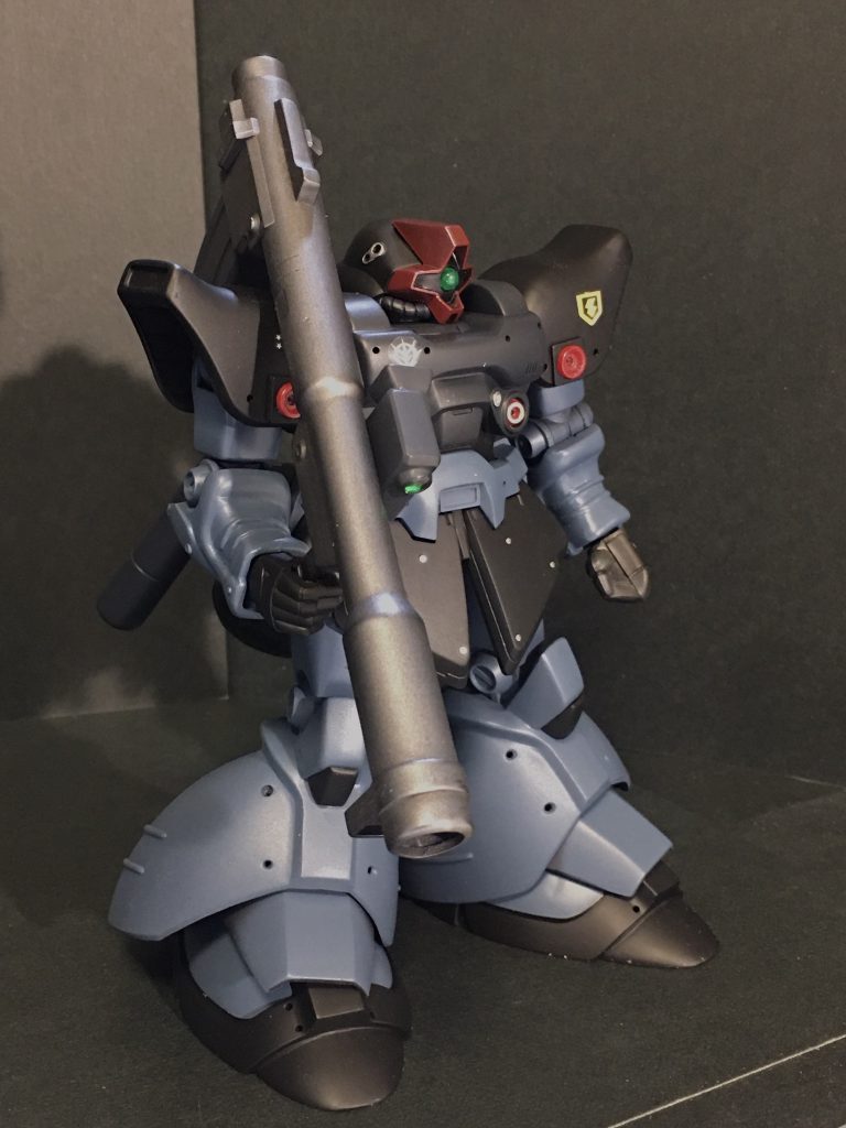 基本的に無改造で仕上げました。
ただ、キットのジャイアントバズはあまりに小さいので変更しました。