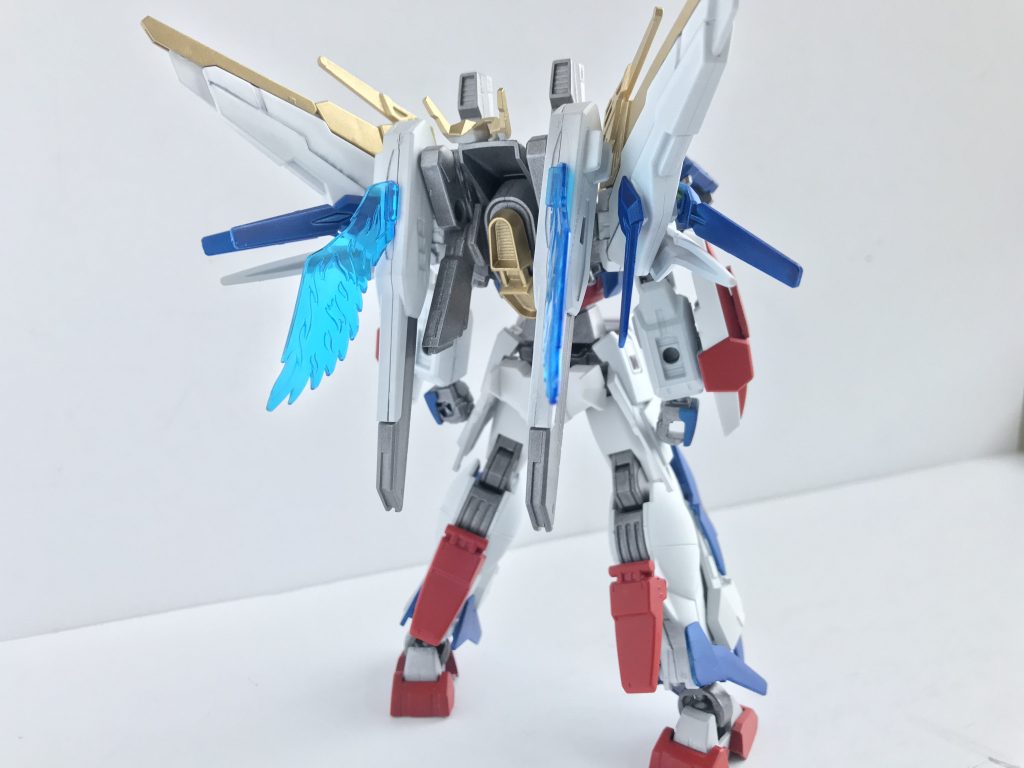 背面
クリアパーツの羽とかでちょっと派手な感じに